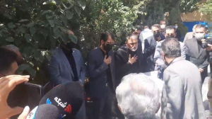 حضور محمدحسن انصاریفرد در خاکسپاری برادرش