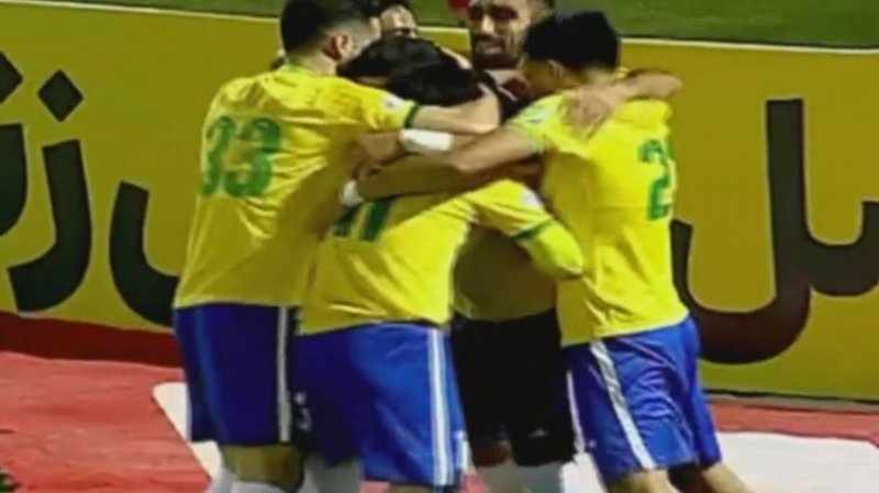 گل دوم صنعت نفت به پرسپولیس توسط مطلق‌زاده