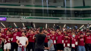 تشویق جالب هواداران تیم ملی قطر مقابل اسلوونی