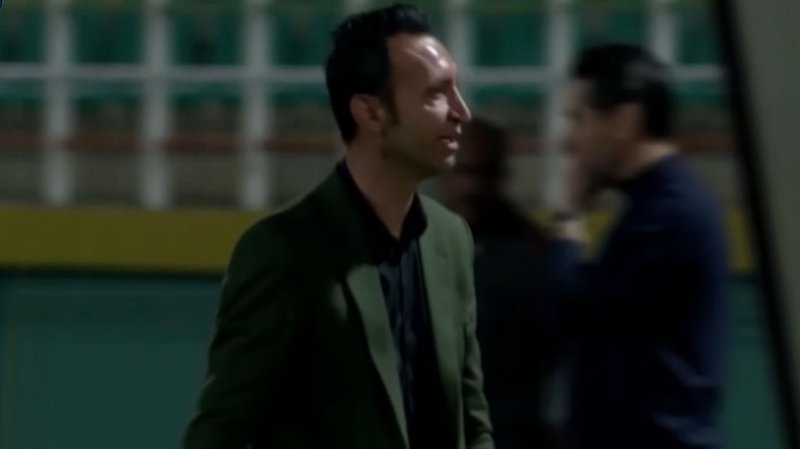 سوتهای داور باعث اتلاف وقت در بازی با پرسپولیس شد