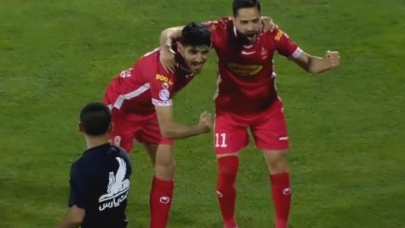 گل دوم پرسپولیس به آلومینیوم اراک (ترابی - پنالتی)