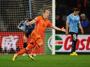 بازی خاطره انگیز هلند و اروگوئه در جام جهانی 2010