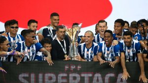 اهدای جام قهرمانی سوپرکاپ پرتغال به پورتو