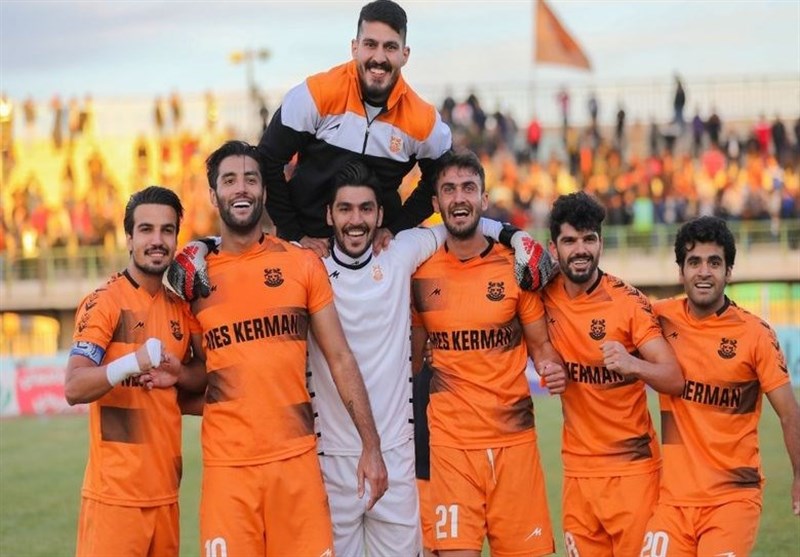 ساپینتو: عملکرد مس کرمان باعث شگفتی است