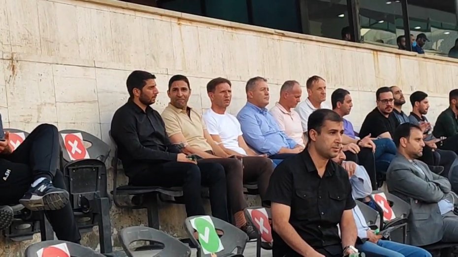 حضور اسکوچیچ در جایگاه VIP استادیوم آزادی