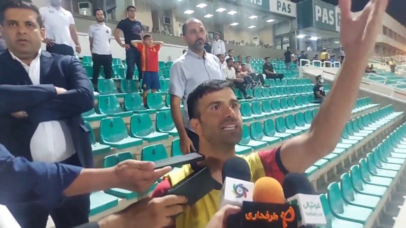 اعتراض شدید بازیکن اخراجی نساجی به داوری