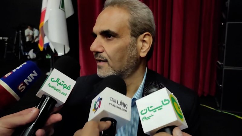 واکنش عجیب خیابانی به سوال خبرنگاران