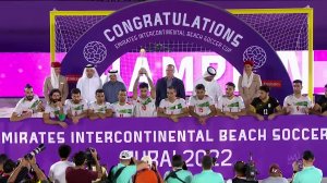 مراسم اهدا جام قهرمانی به تیم ملی فوتبال ساحلی ایران