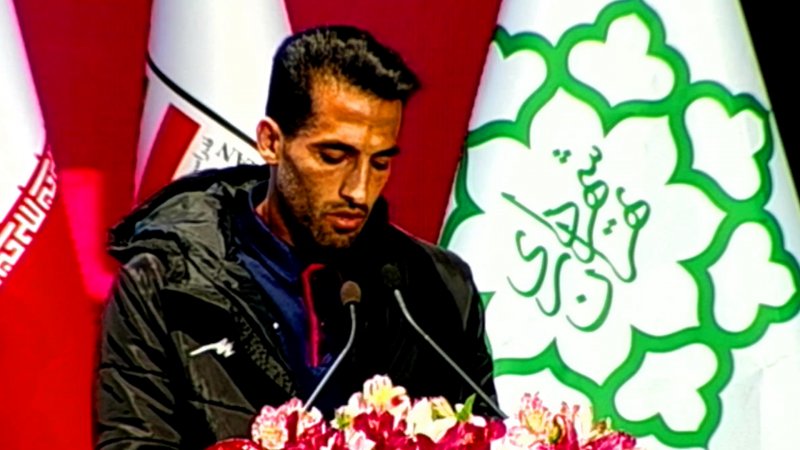 قرائت میثاق نامه بازیکنان تیم ملی توسط وحید امیری