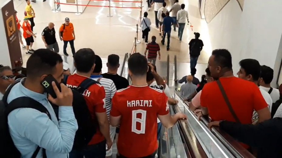 حرکت هواداران بازی ایران-انگلیس به سمت ورزشگاه خلیفه
