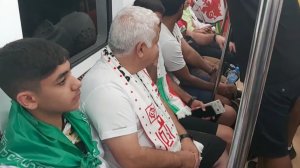 طرفداران ایران و ولز در راه ورزشگاه احمد بن علی