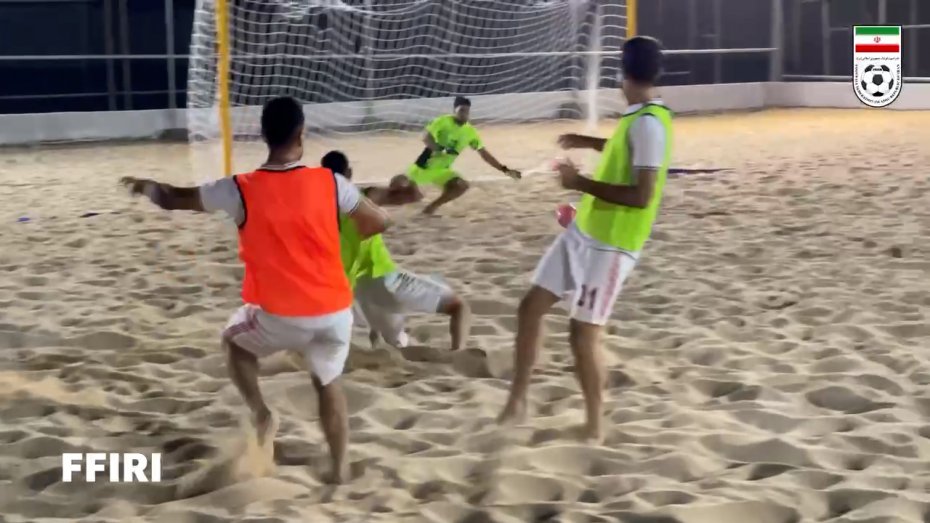 آخرین تمرین ملی پوشان فوتبال ساحلی در جزیره‌ی قشم