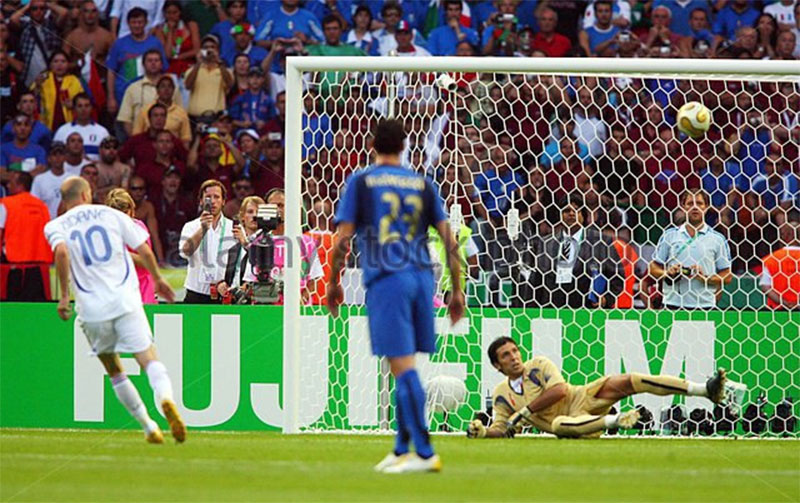 پنالتی های ادوار جام جهانی با ضربه چیپ
