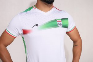تیم ملی در جام ملت ها پیراهن ایرانی می‌پوشد