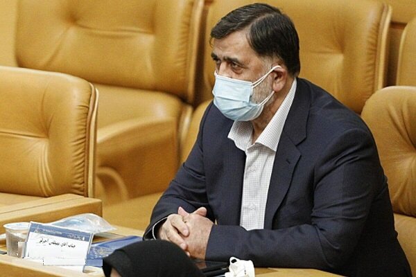 پاسخ تند آجورلو به پیامک رئیس دفتر وزیر!