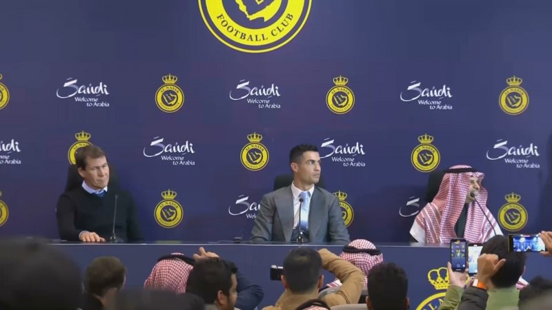 رونالدو: میخواهم بخشی از تاریخ فوتبال عربستان باشم