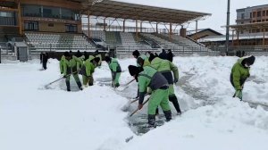 حجم سنگین برف در ورزشگاه حاج بابایی همدان