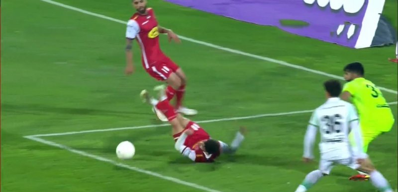 صحنه های مشکوک داوری پرسپولیس - ذوب آهن