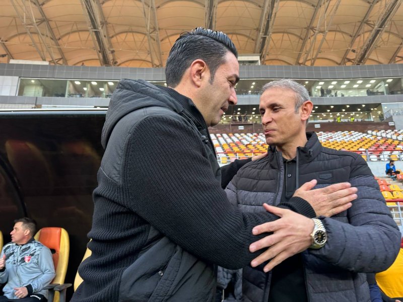 مروری بر حواشی عجیب دیدار فولاد - پرسپولیس