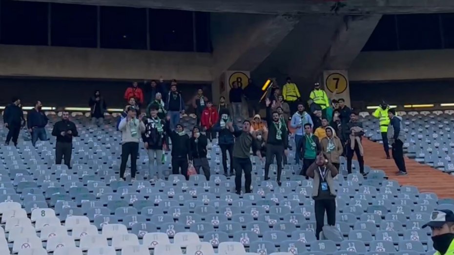 حضور هواداران آلومینیوم در ورزشگاه آزادی