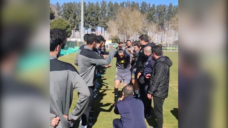 استقبال از سیاوش یزدانی با ضربات سنگین!