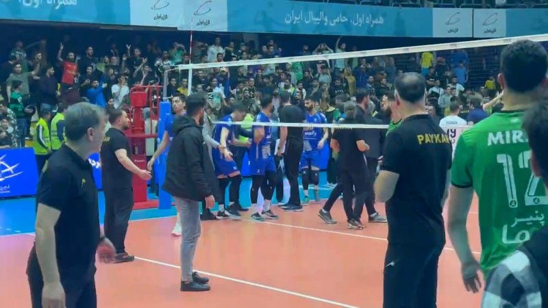 حمله حضرت پور به سکوهای هراز آمل