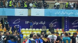 حال و هوای سالن والیبال آزادی بعد از پیروزی شهداب 
