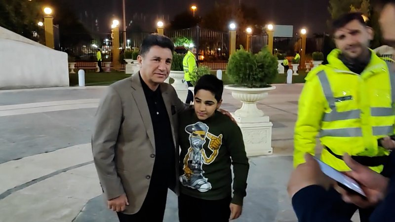 ورود قلعه‌نویی به آزادی برای تماشای بازی پرسپولیس