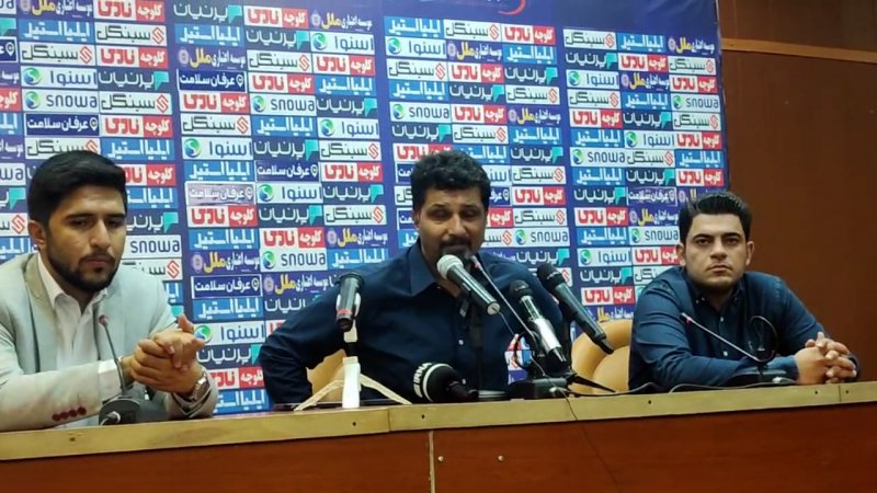 این زمین و هواداران پرسپولیس ظاهر بازی را تحت‌تاثیر قرار داده بود