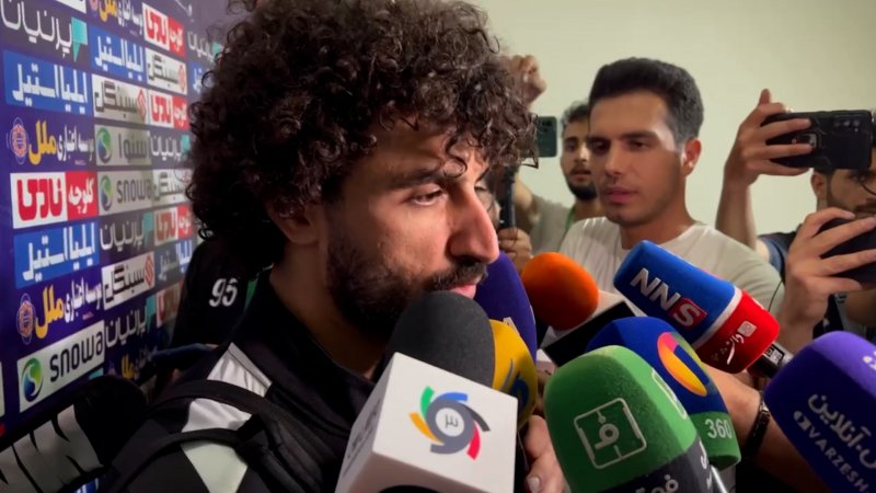 بین دو نیمه به بیرانوند گفتم به تو گل می‌زنم 