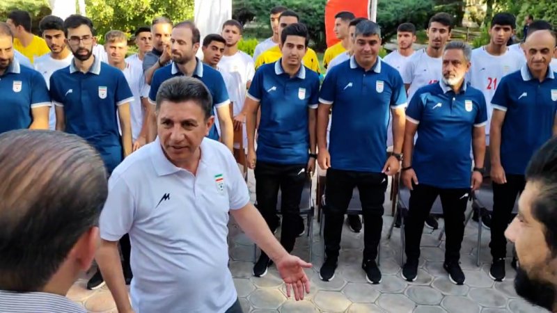 حضور امیر قلعه‌نویی در مراسم بدرقه تیم ملی نوجوانان 