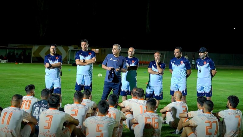 مسی‎ ها در خانه، شاگردان الهامی غافلگیر شدند