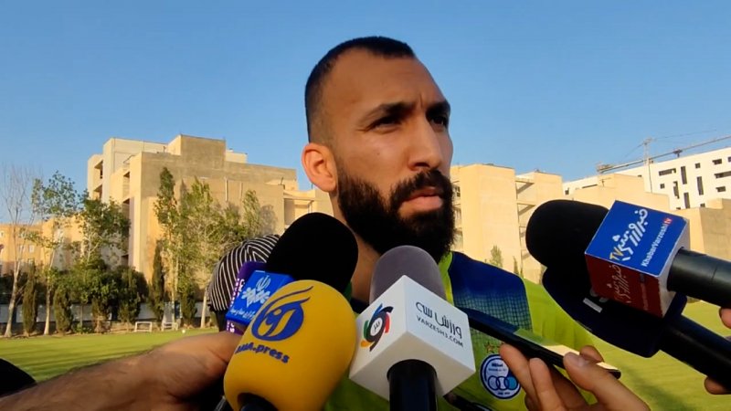 بازیکنان فقط برای نکونام و استقلال حضور دارند