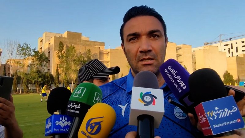 مربی‌های اسپانیایی استقلال منتظر قرارداد هستند