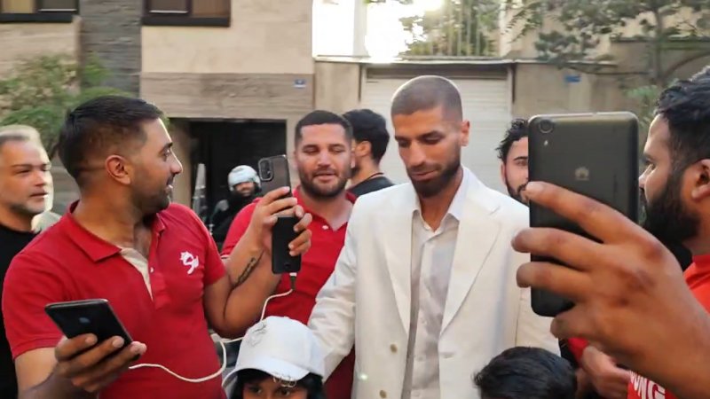 سرلک یک‌ساله با پرسپولیس تمدید کرد