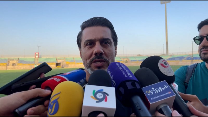 پرسپولیس هستیم و سه قهرمانی را یدک می‌کشیم 