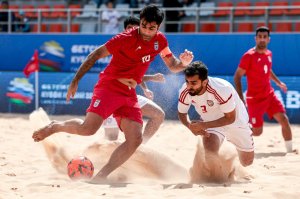 خلاصه‌ فوتبال ساحلی ایران 10 - امارات 0