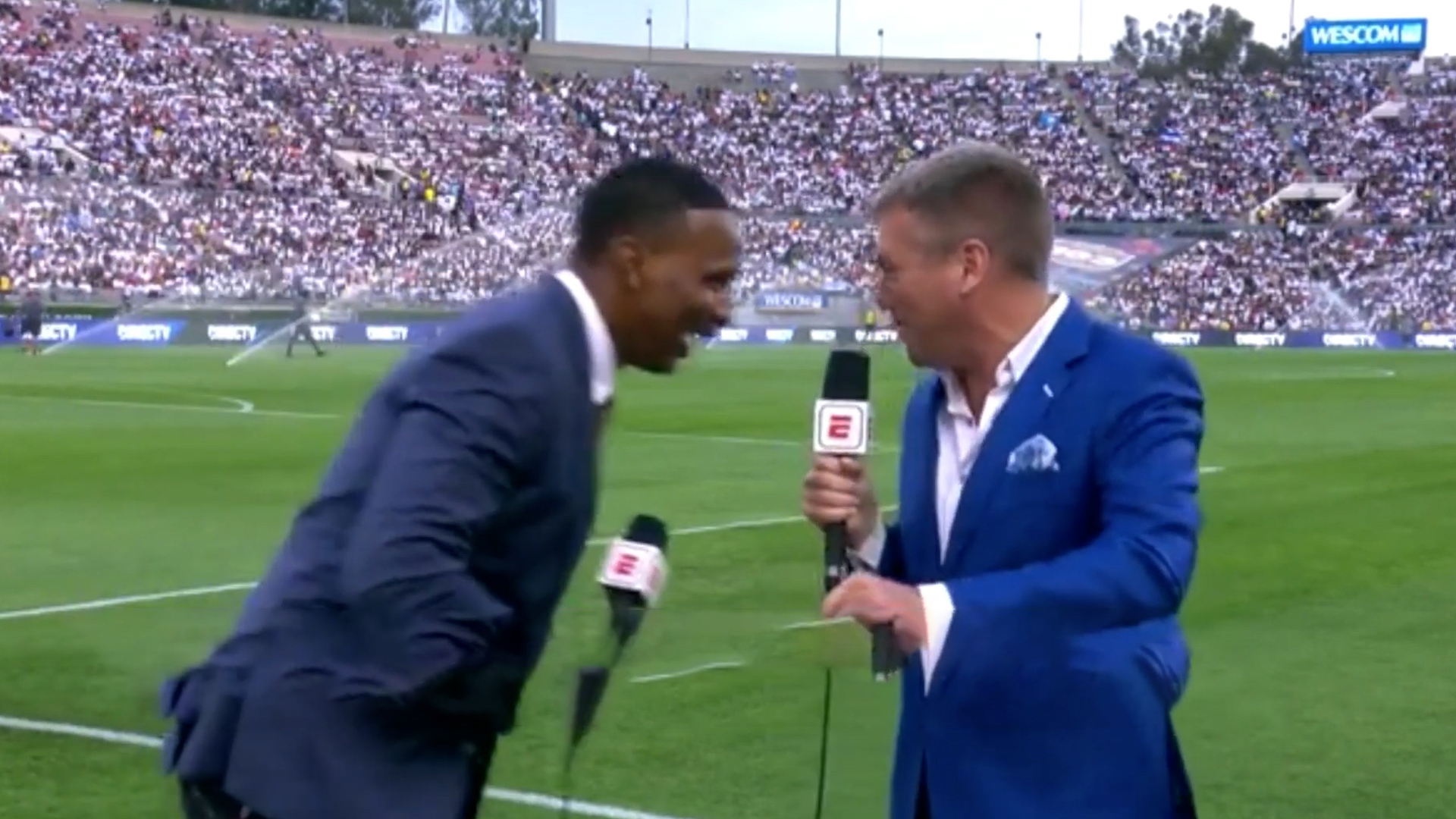 بیهوش شدن خبرنگار قبل از بازی رئال مادرید و میلان- ویدیو ورزش سه 