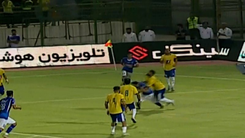 صحنه مشکوک به پنالتی در محوطه جریمه صنعت نفت