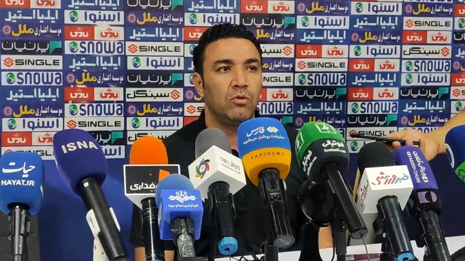 کاملا غرق شدیم و منتظر قایق نجات هستیم
