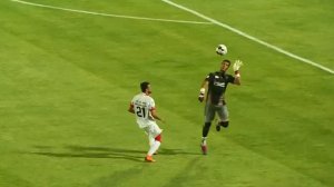 اشتباه مهلک پورحمیدی؛ گل اول پرسپولیس به تراکتور