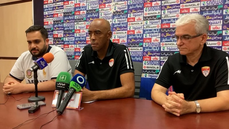 گلادیسون: انتظار دارم هواداران به استادیوم بیایند