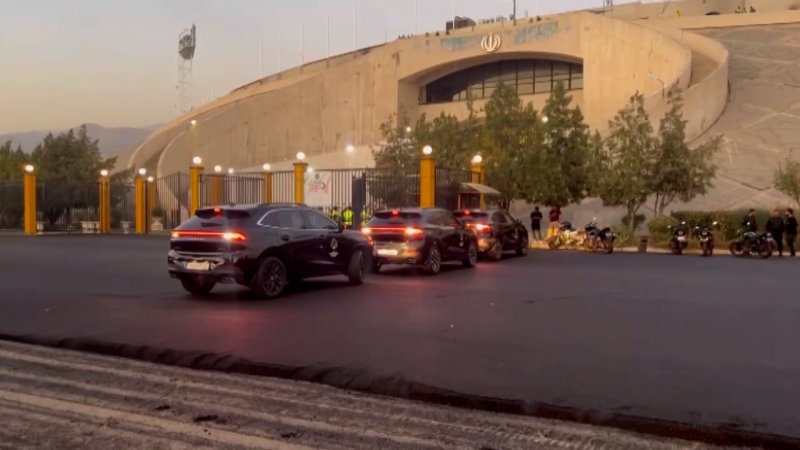 خودروهای آخرین مدل النصر روی آسفالت نوی آزادی!