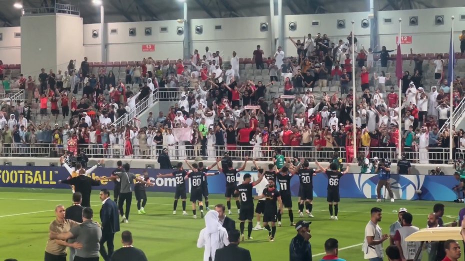 قدردانی بازیکنان پرسپوليس از هواداران حاضر در قطر