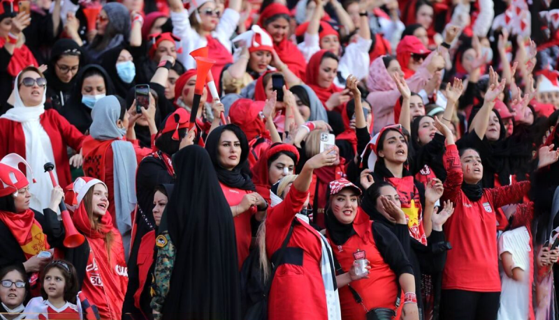ورود بانوان به ورزشگاه کار بزرگی برای فدراسیون بود