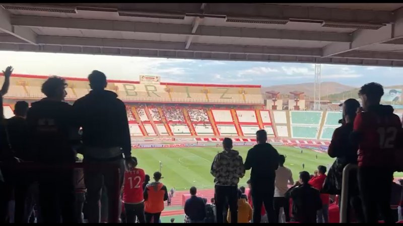 لحظاتی از تیفوسی‌ترین سکوهای تراکتوری