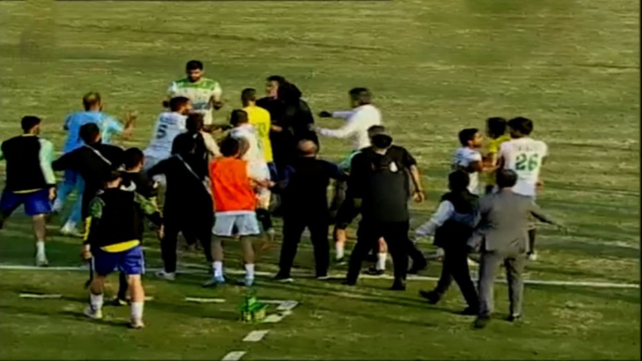 اتفاقی نادر در لیگ برتر؛ پنالتی که لغو شد!!