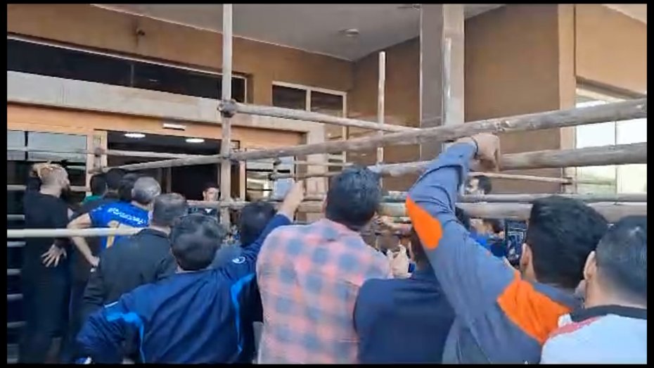 خروج بازیکنان استقلال از محل اقامت