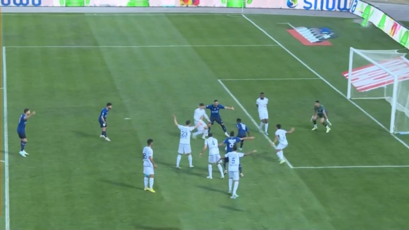 صحنه مشکوک به هند در محوطه جریمه استقلال