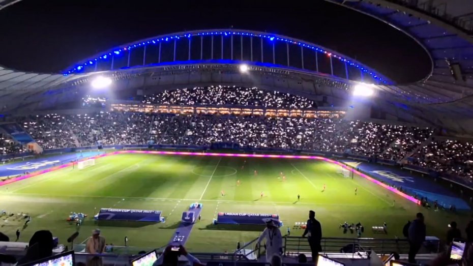 اختصاصی از استادیوم خلیفه بین دو نیمه عربستان - عمان